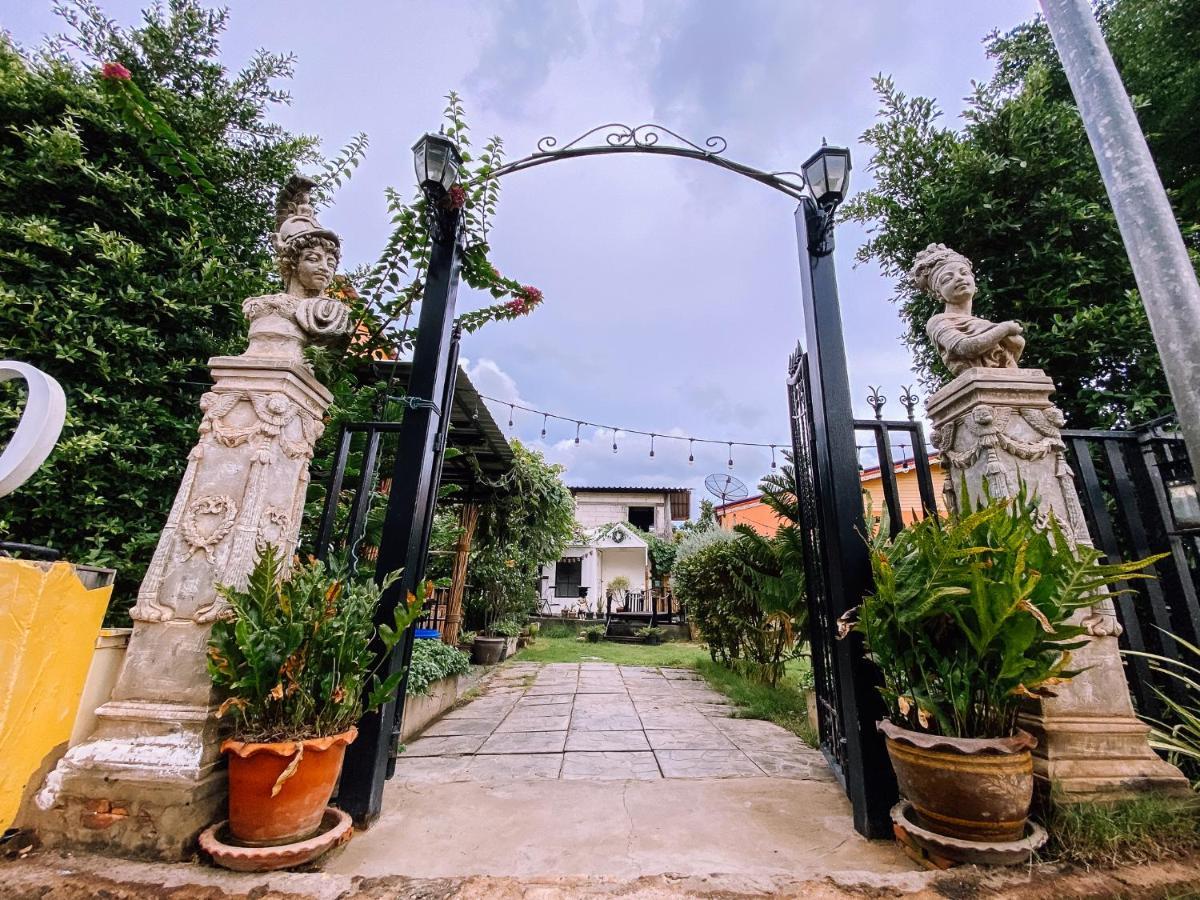 The Castello Resort Koh Larn Ngoại thất bức ảnh